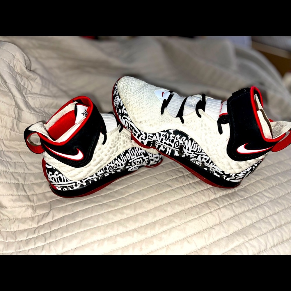 Nike LeBron 17 EP LeBron 4 Graffiti (limited edition)